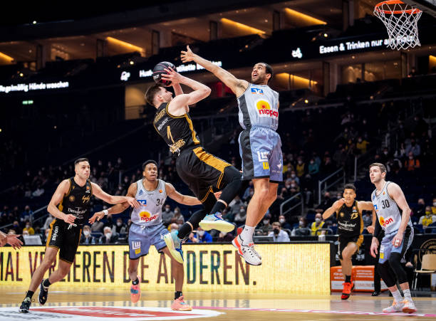 更加透明的 更加透明的