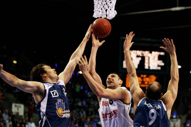 利让我们看 利让我们看